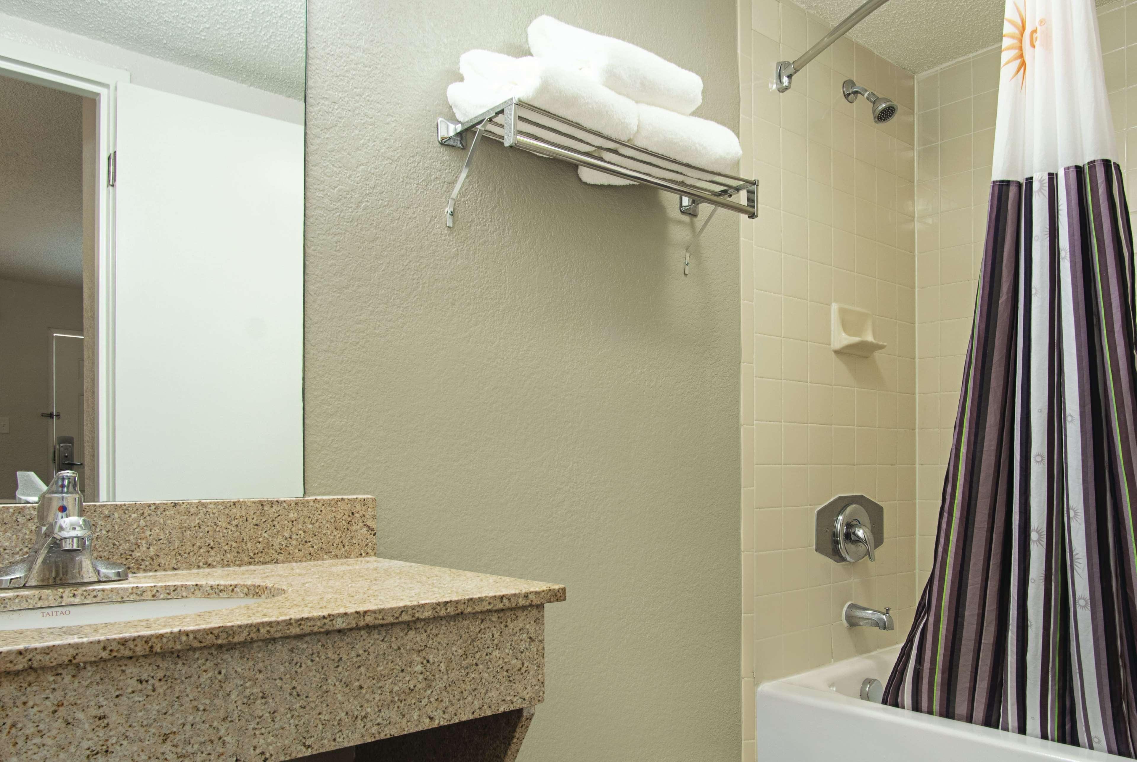 La Quinta Inn By Wyndham West Palm Beach - Florida Turnpike מראה חיצוני תמונה