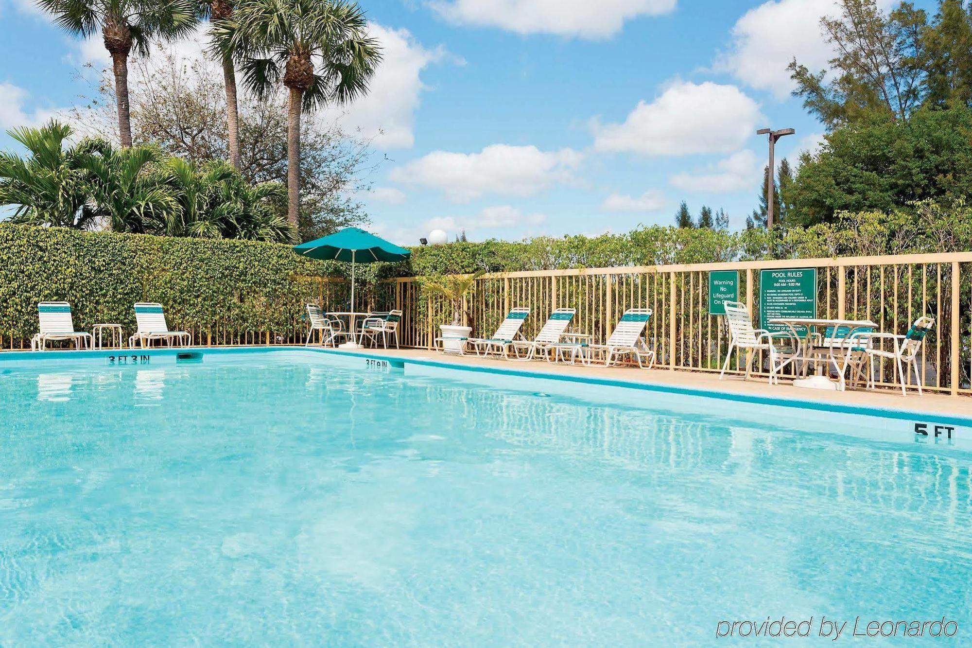La Quinta Inn By Wyndham West Palm Beach - Florida Turnpike מראה חיצוני תמונה